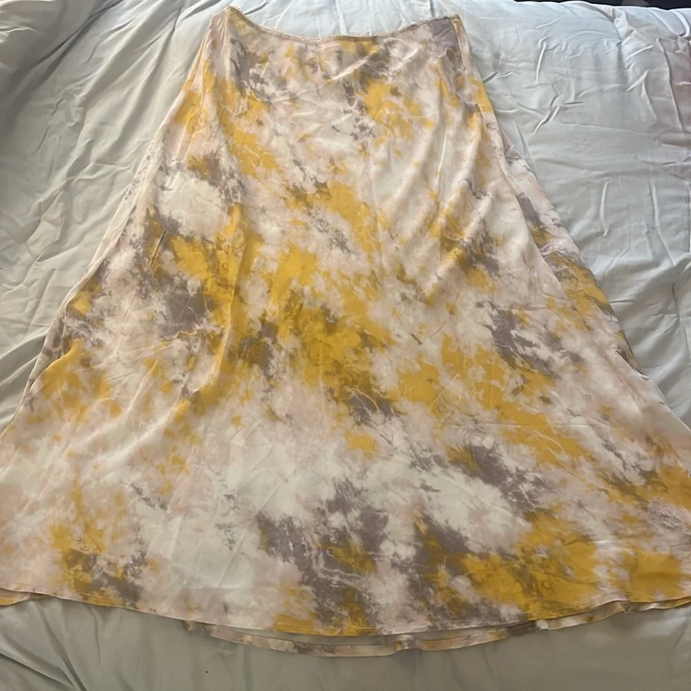 ASTR by Anthropology The Label Nava Tie Dye Pull On Midi Skirt Flowy Boho Size S - Picture 4 of 9